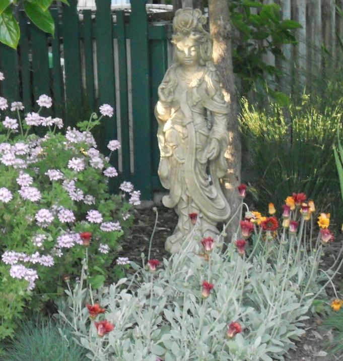 Statue in Jordan's Garden Statue in Jordan's Garden