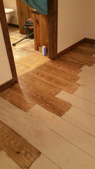 Faux Wood Painting Techniques: Painting a Floor to Resemble Hardwood Faux Wood Painting Techniques: Painting a Floor to Resemble Hardwood